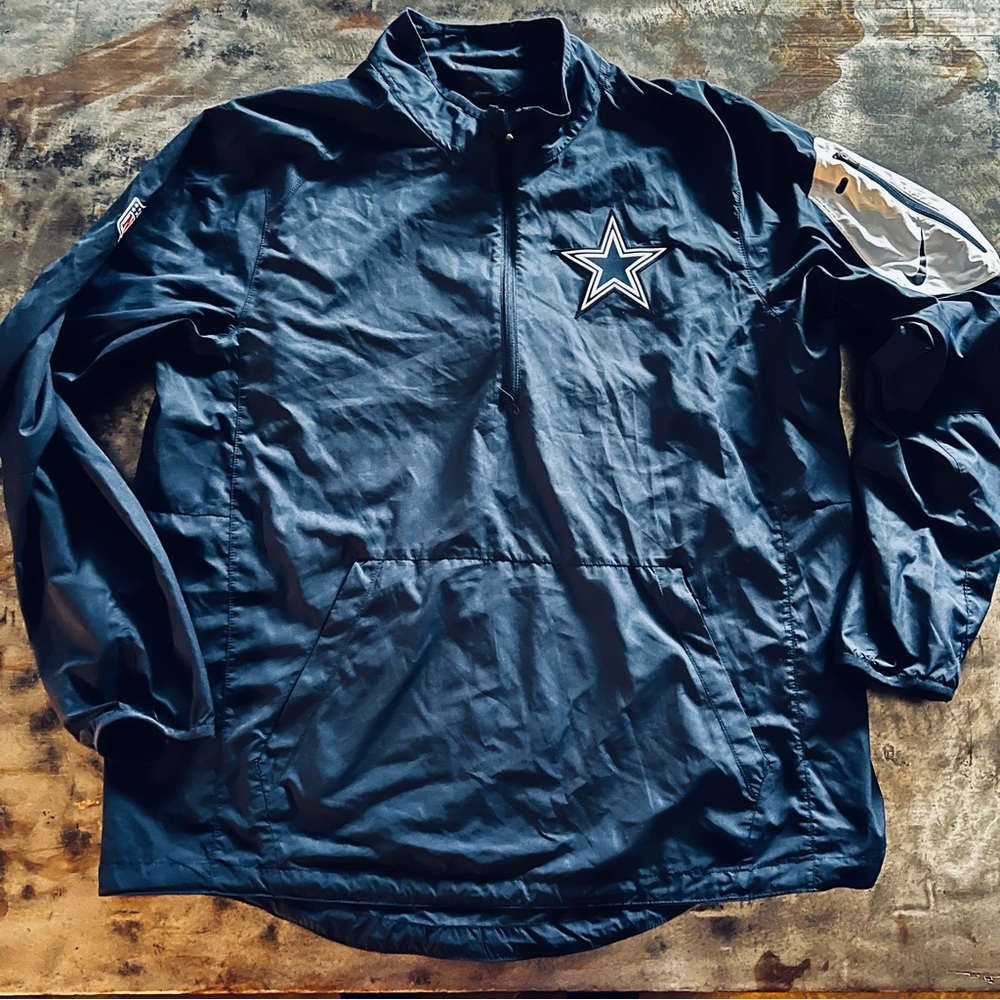 Dallas Cowboys Windbreaker large